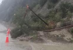 Çatalzeytin-İnebolu kara yolunda heyelan