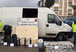 Sürücüsünün 'dur' ihtarına uymadığı minibüste 27 kaçak göçmen yakalandı