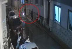 Bursa’da kurusıkı tabancayla rastgele ateş açan şüpheliler kamerada