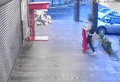 Beylikdüzü'nde iş yerinin önündeki Türk bayrağını indiren şüpheli yakalandı