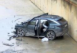 Küçükçekmece'de kaza yapan otomobil dereye uçtu