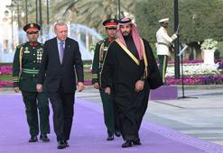 Cumhurbaşkanı Erdoğan, Suudi Arabistan’da resmi törenle karşılandı