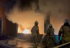 Kağıthane'de 4 katlı metruk binada yangın