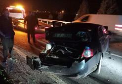 Kazada ağır hasar alan otomobilden yara almadan çıktı