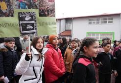 Kahramanmaraş depremlerinde ölenler için okullarda saygı duruşu