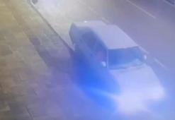 Kaldırıma çarptığı otomobilini park edip kaçan sürücü ehliyetsiz çıktı