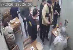 Komiser, nefes borusuna yiyecek kaçan kişiyi Heimlich manevrasıyla kurtardı