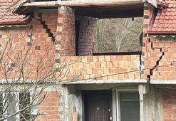 Bartın'da toprak kayması; 3 evde çatlaklar oluştu