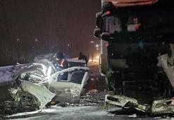 Erzurum’da cip ile TIR kafa kafaya çarpıştı: 4 ölü