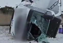 Patnos’ta yolcu otobüsü devrildi: 16 yaralı