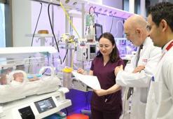 İç organları göğüs kafesinde doğan bebek, ameliyatla sağlığına kavuştu