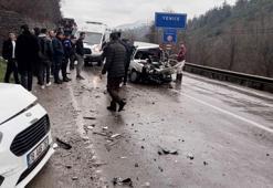 Hafif ticari araç ile otomobil çarpıştı: 5 yaralı