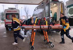 Servis aracından inen sürücüye minibüs çarptı: 1 yaralı