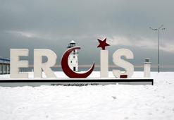 Erciş'te kar yağışı sonrası güzel görüntüler oluştu