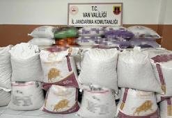 Van'da 3,5 milyon TL'lik gümrük kaçağı gıda maddesi ele geçirildi