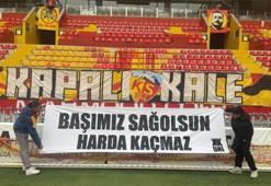 Kayserispor taraftarından Harda Kaçmaz pankartı