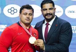 Rıza Kayaalp, UWW 1’inci Ranking Series Zagrep Open’da altın madalya kazandı