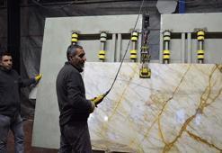 Elazığ'da işlenerek katma değer kazandırılan mermerin yüzde 75'i dünyaya satılıyor