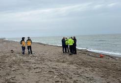 Karasu sahilinde erkek cesedi bulundu