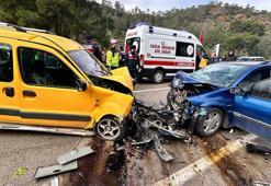 Muğla'da otomobilin, hafif ticari araçla çarpıştığı kazada ölü sayısı 3'e yükseldi