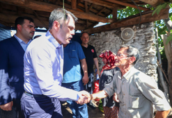 Bakan Kurum: Cavit amcanın artık yüzü gülüyor