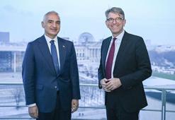 Bakan Ersoy, Almanya Kültür Bakanı Weimer ile bir araya geldi