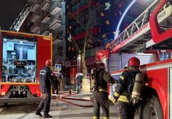 İzmit’te 7 katlı binanın çatısında çıkan yangın söndürüldü