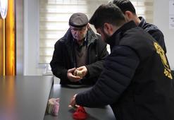 Çiftçiyi, 5 milyon liralık ziynet eşyasını alarak dolandıran şüpheliler yakalandı