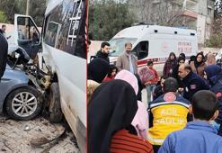 Hatay'da öğrenci servisi ile otomobil çarpıştı: 15 yaralı