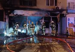 Bursa'da iş yerinde çıkan yangında 2 kişi dumandan etkilendi