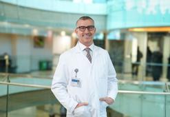 'Fıtık tedavisinde robotik cerrahi büyük avantaj sağlıyor’