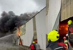 Balıkesir'de depoda yangın