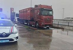 Edirne'de taşıma sınırını aşan 2 kamyon sürücüsüne 159 bin lira ceza
