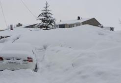 Karlıova’da kar kalınlığı 2 metreyi buldu