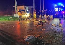 Bursa'da kamyon ile minibüs çarpıştı: 2 yaralı