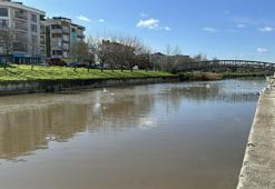 Atikhisar Barajı doldu, kontrollü su bırakılmaya başlandı