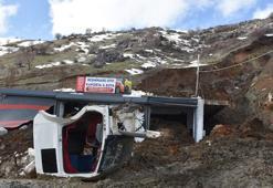 Bitlis’te toprak kaydı, erken tahliye faciayı önledi