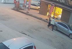 Malatya'da birlikte yaşadığı kadını sokak ortasında silahla tehdit etti; o analar kamerada