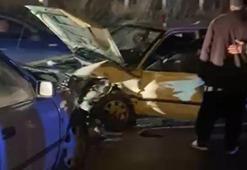 Osmaniye'de iki otomobil kafa kafaya çarpıştı; 4 yaralı