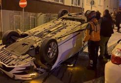 Üsküdar'da park halindeki 3 araca çarpan otomobil, takla attı: 1 yaralı