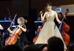 Şevval Sam hem söyledi hem yönetti