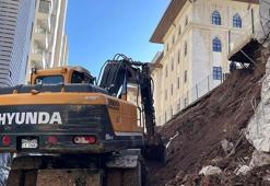 Şanlıurfa’da istinat duvarı çöktü; 4 daire hasar gördü