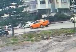 Taksinin park halindeki otomobile çarptığı kaza kamerada