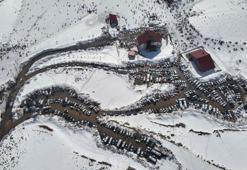 Hesarek Kayak Merkezi'nde 'pazar' yoğunluğu; kuyruklar oluştu