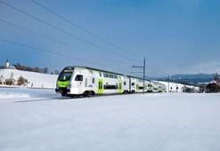 İsviçre'de 80 yolcuyu taşıyan tren raydan çıktı