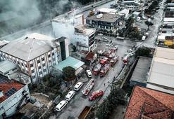Bornova'da ayakkabı fabrikasında yangın; üst kattakileri itfaiye kurtardı