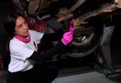Oto sanayinin 'pembe eldivenli' ustası Amine: Kadınların çalıştığı tamirhane açmak istiyorum