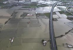 Gediz Nehir taştı; su altında kalan ova dronla görüntülendi