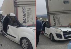 TIR'ın dorsesi, radar aracının üzerine devrildi; jandarma personeli yaralandı