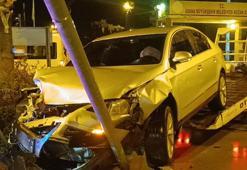 Adana'da otomobil ile minibüs çarpıştı: 3 yaralı